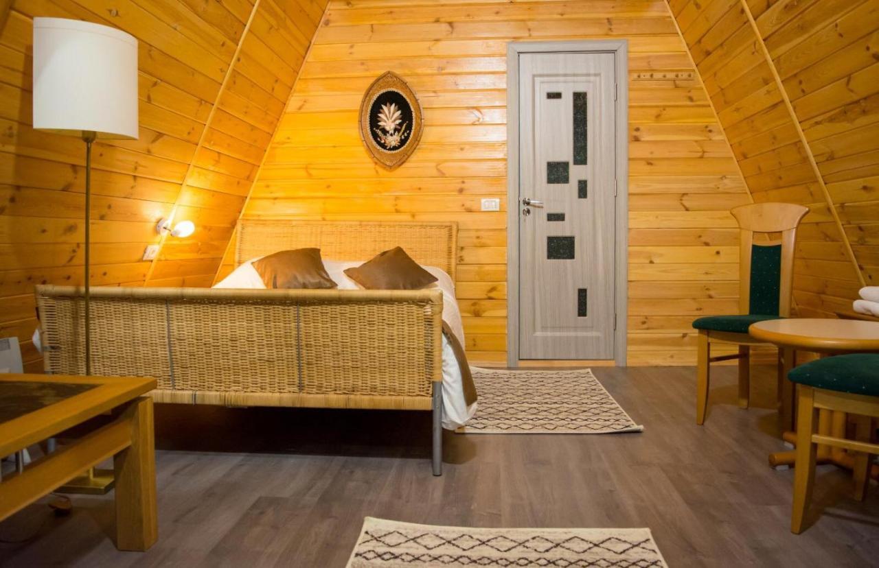 Hotel Casute Din Lemn Jiblea Veche Exterior foto